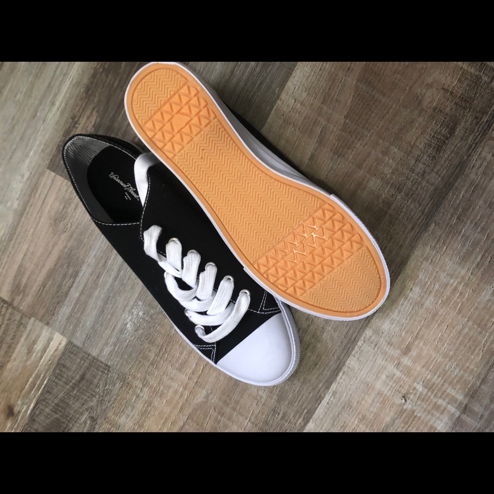 Converse Style Shoes - Picture 3 of 3
